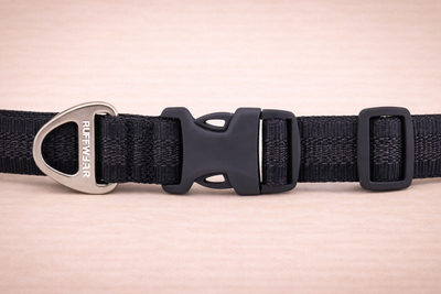 Hi & Light Basalt Black – Collier Léger et Résistant pour Chien